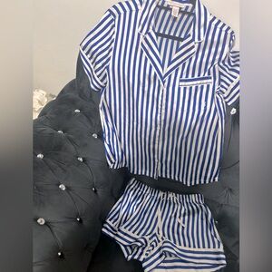 Victoria's secret satin pijamas in blue and white stripes